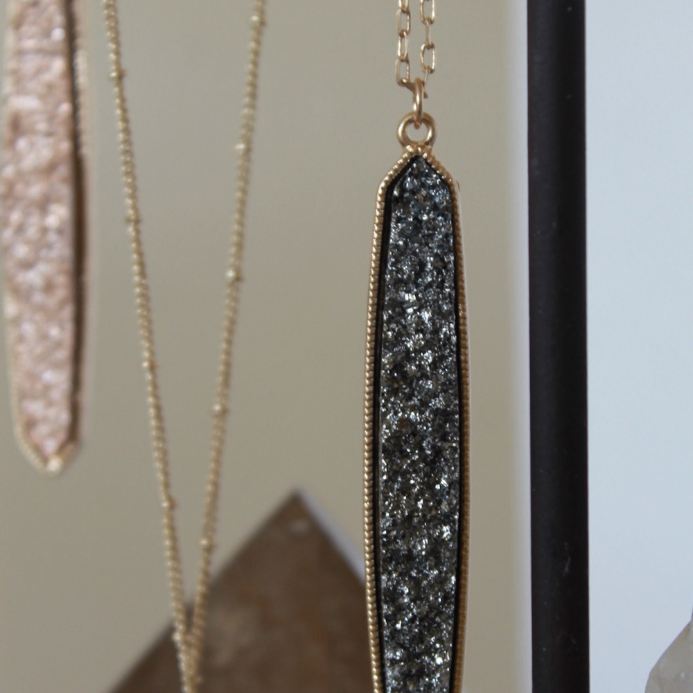‼️PRICE DROP‼️ONLY $10 TODAY✨BRAND NEW✨Oval Stone Druze Necklace✨2 colors!❤️🎄 - Picture 4 of 6